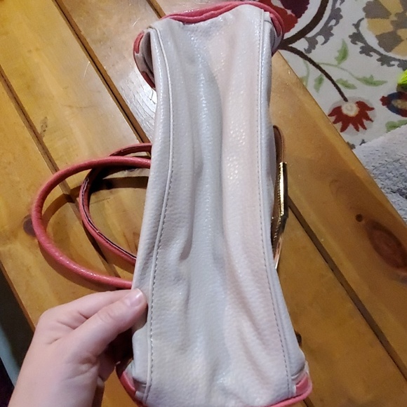 Jessica Simpson purse - Picture 4 of 5